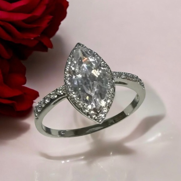 🇨🇦🆕5th Avenue Sterling Silver Ring - Picture 1 of 14